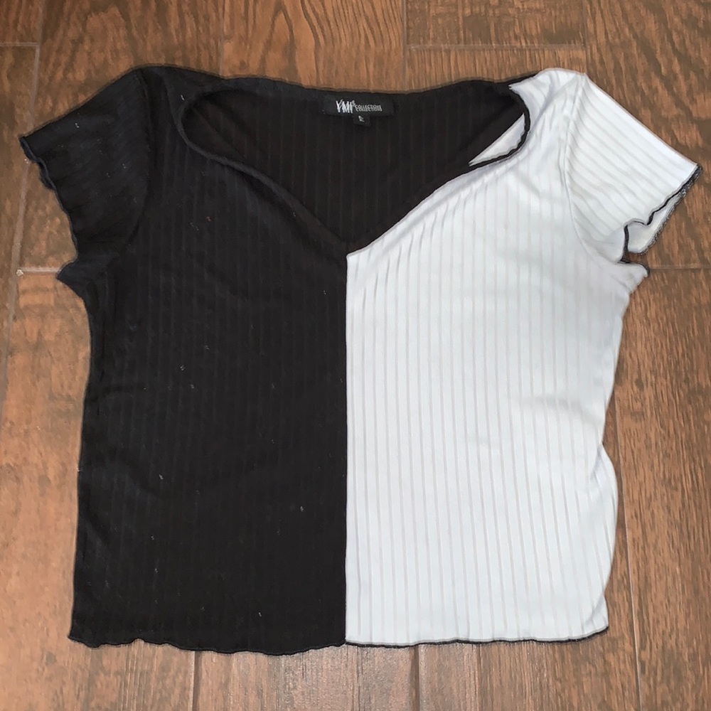YMI Collections - black/white t-shirt.